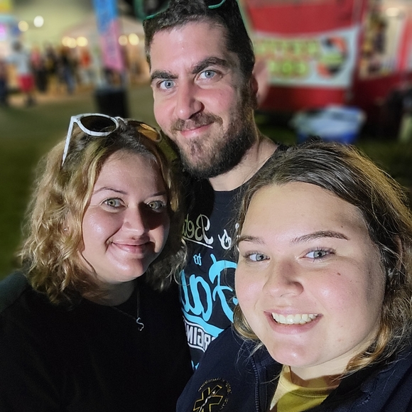 Authentic kicks, vintage gear, rare finds! - Picture 2 of 5